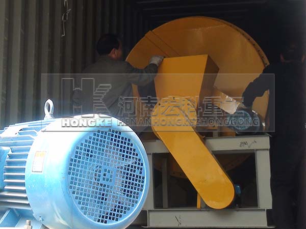 保加利亞1.2&times;4.5m球磨機(jī)設(shè)備發(fā)貨現(xiàn)場(chǎng)